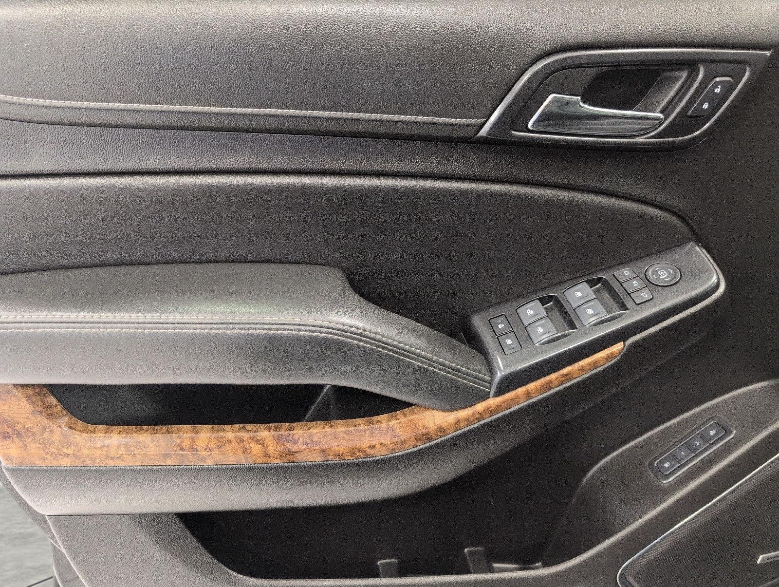 Used 2019 Chevrolet Suburban Premier AWD/4WD image 28