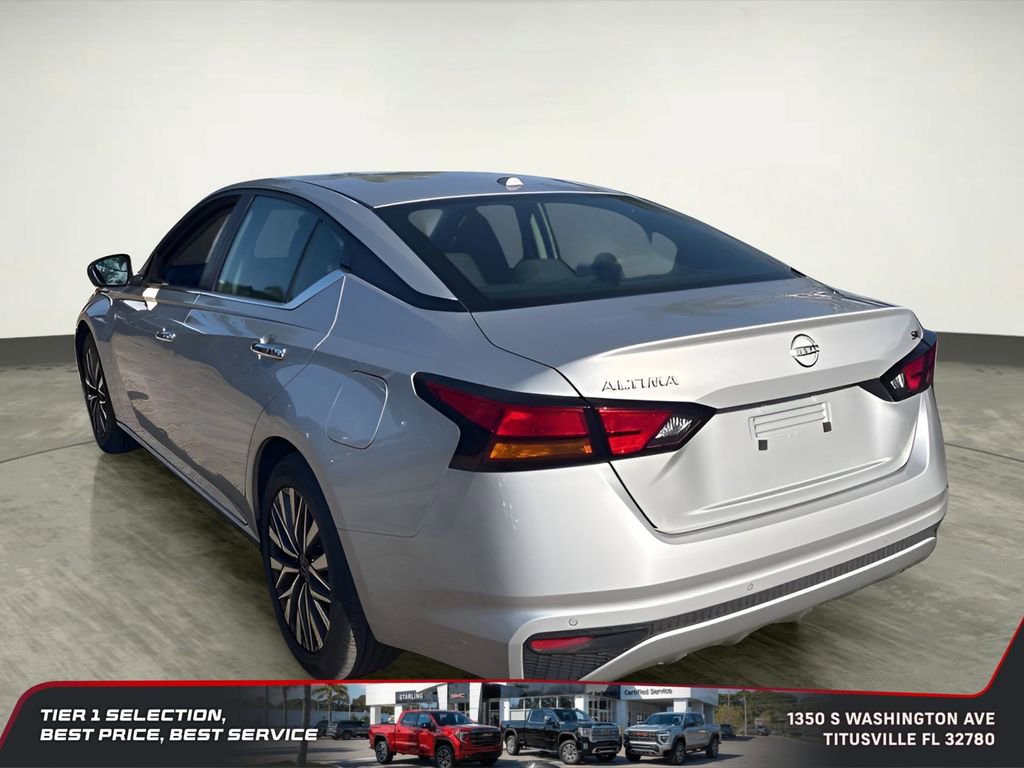 Used 2024 Nissan Altima 2.5 SV image 3