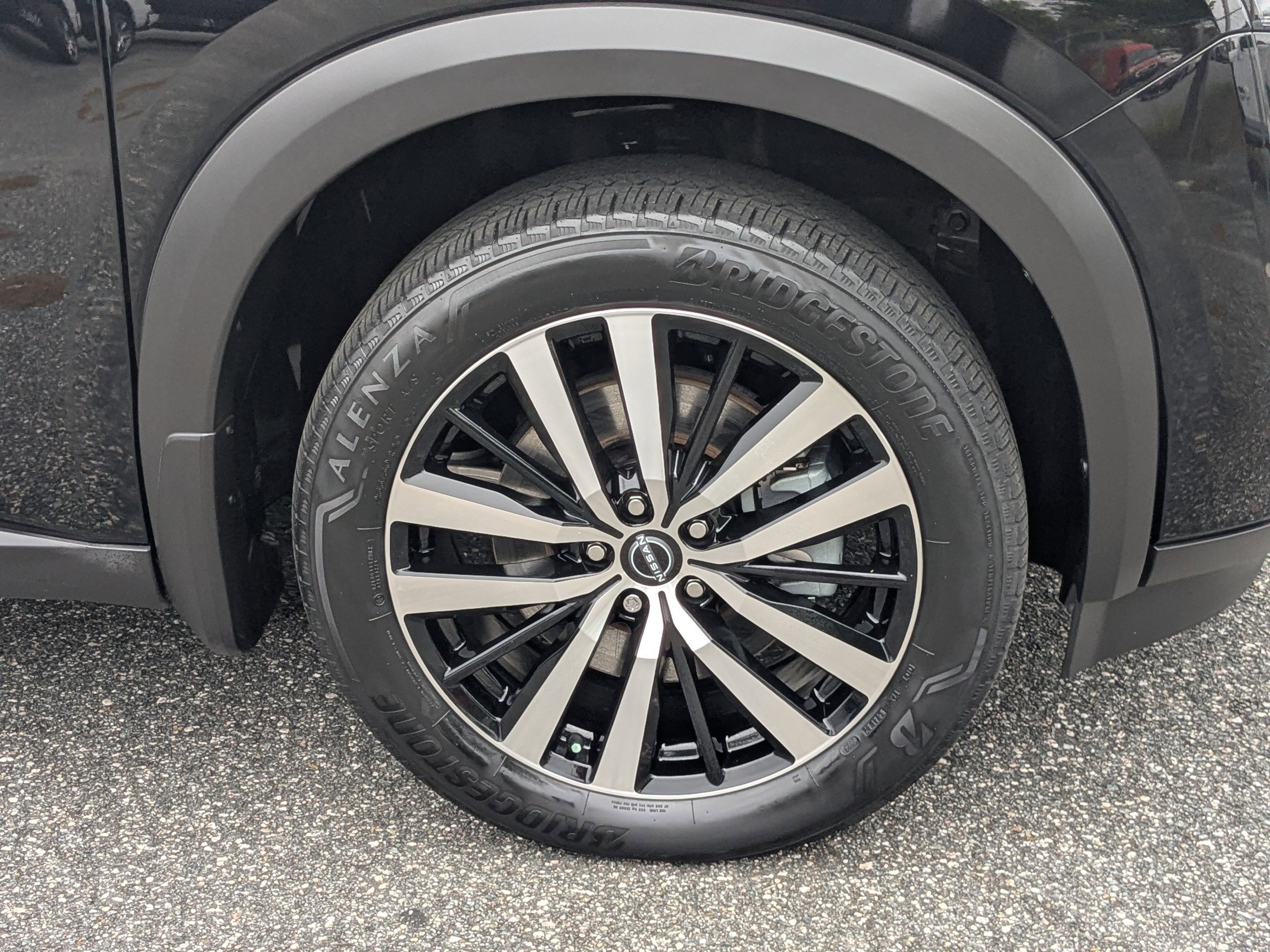 Used 2024 Nissan Pathfinder Platinum image 10