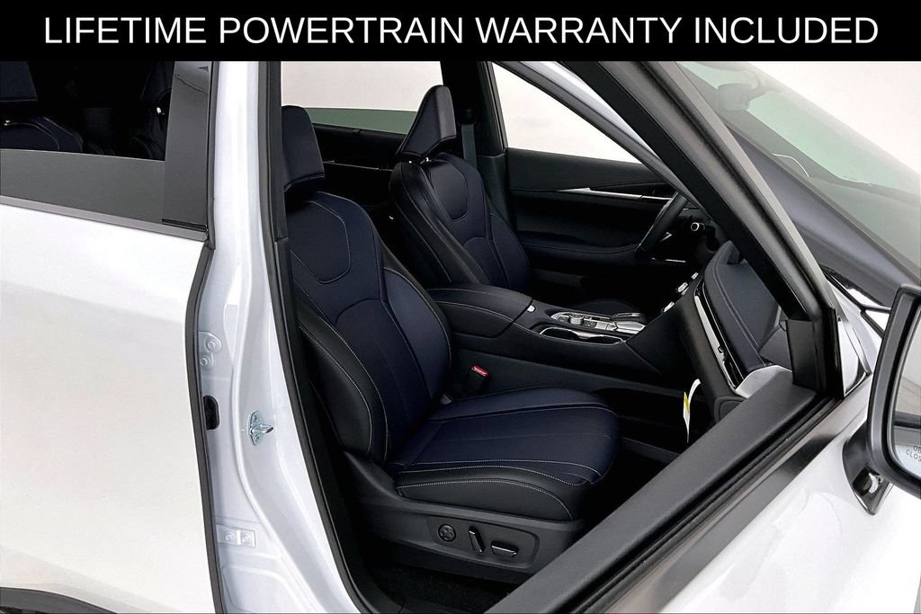 Certified 2026 INFINITI QX60 Sport w/ Dark Cargo Package AWD/4WD image 9