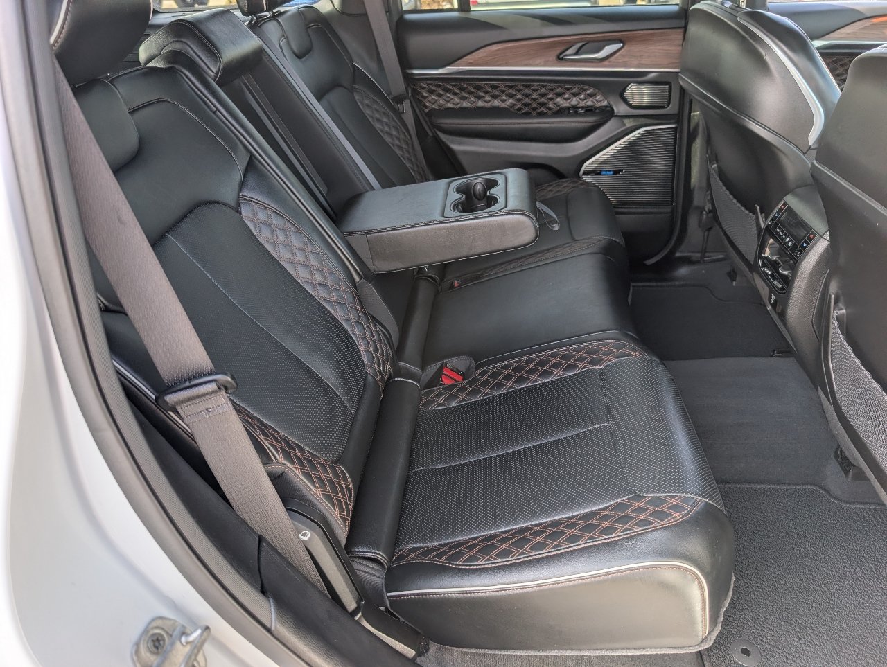 Used 2023 Jeep Grand Cherokee Summit w/ Advanced Protech Group IV AWD/4WD image 5