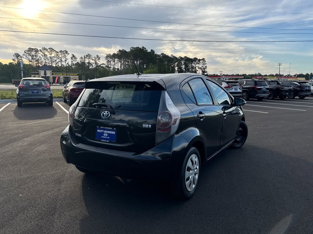 Used 2012 Toyota Prius C One image 5