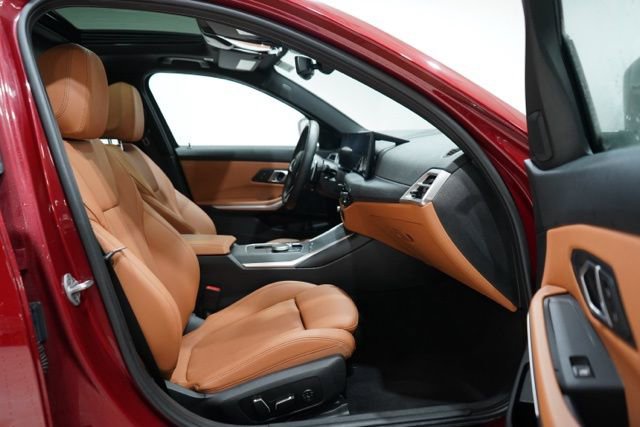 Used 2025 BMW 330i xDrive Sedan w/ M Sport Package image 34