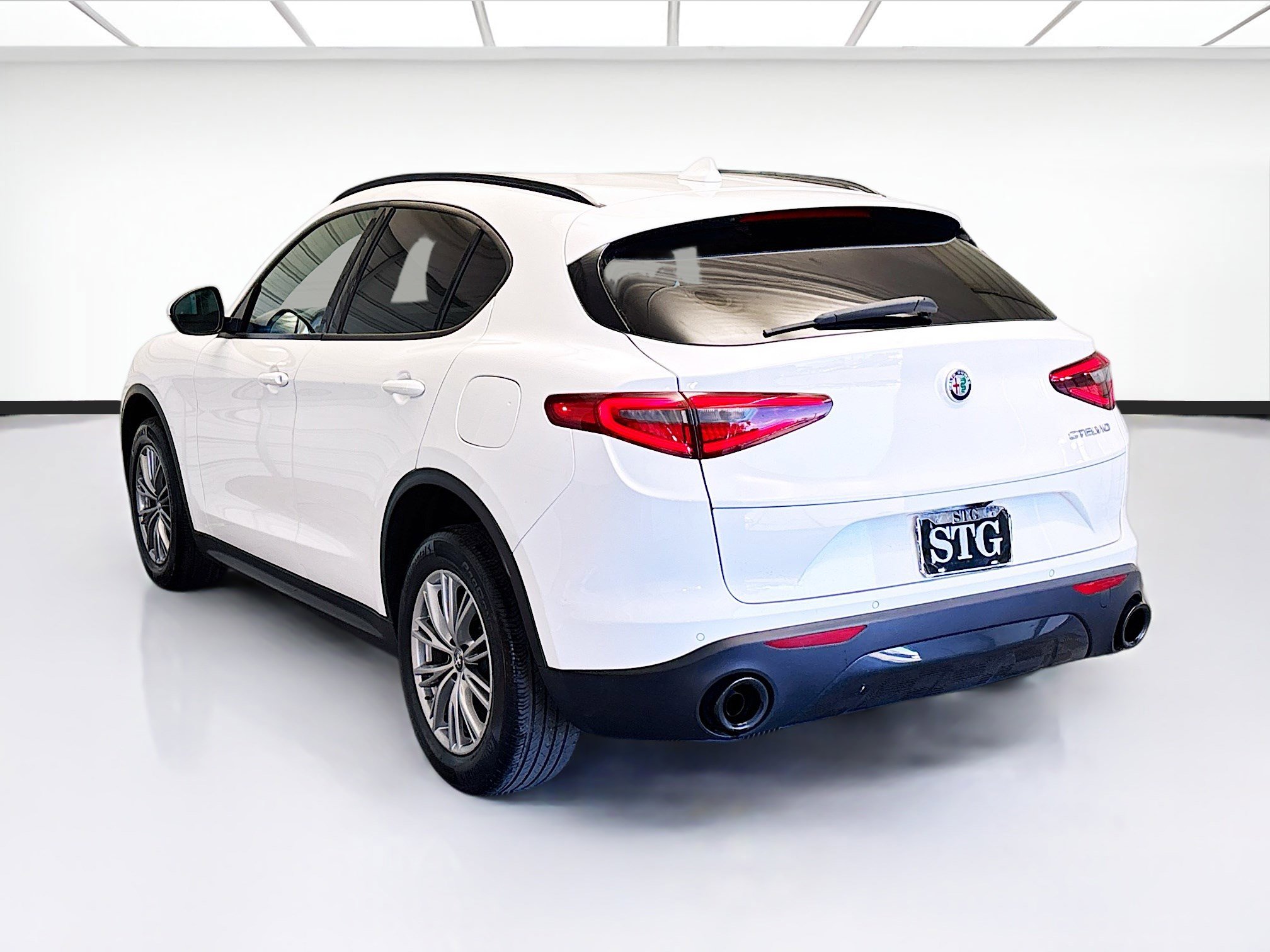 Used 2022 Alfa Romeo Stelvio Sprint image 6