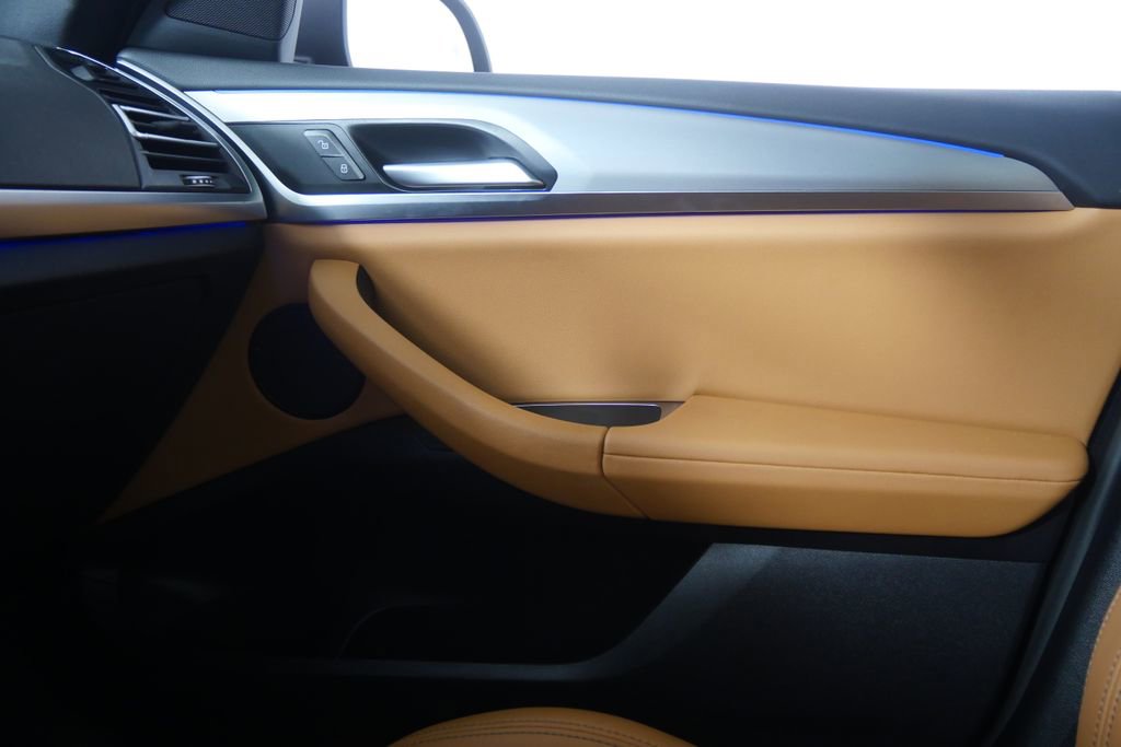 Certified 2025 BMW X4 xDrive30i image 26