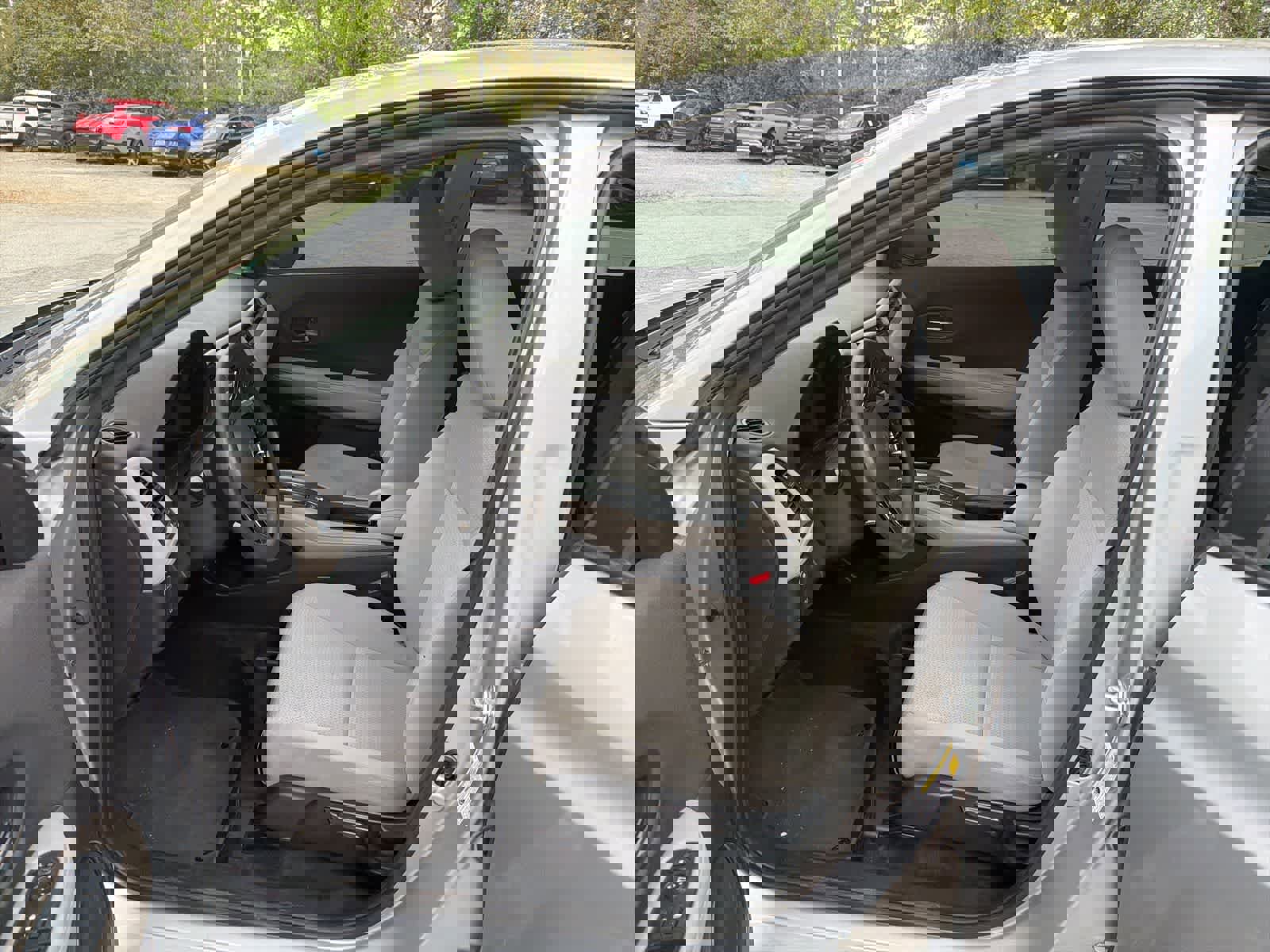 Used 2022 Honda HR-V LX image 16