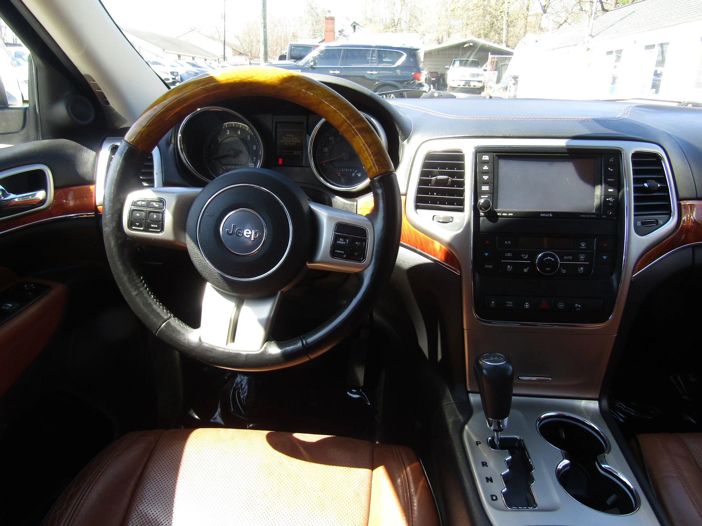 Used 2012 Jeep Grand Cherokee Overland image 11