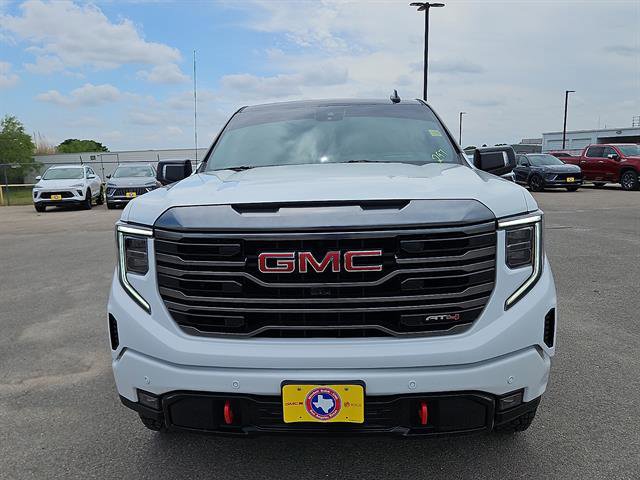 Used 2024 GMC Sierra 1500 AT4 w/ Technology Package AWD/4WD image 8