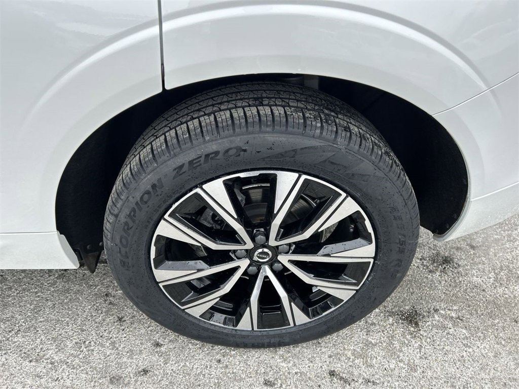 Certified 2023 Volvo XC60 B5 Core w/ Climate Package image 11