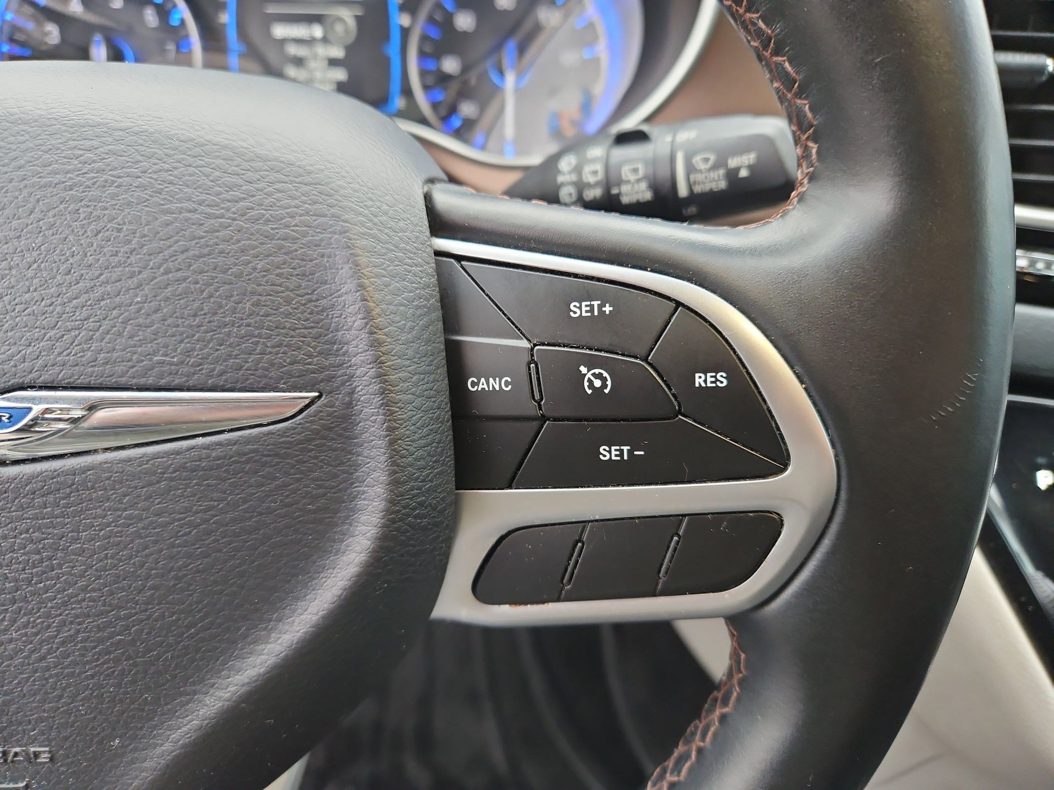 Used 2017 Chrysler Pacifica Touring-L image 20