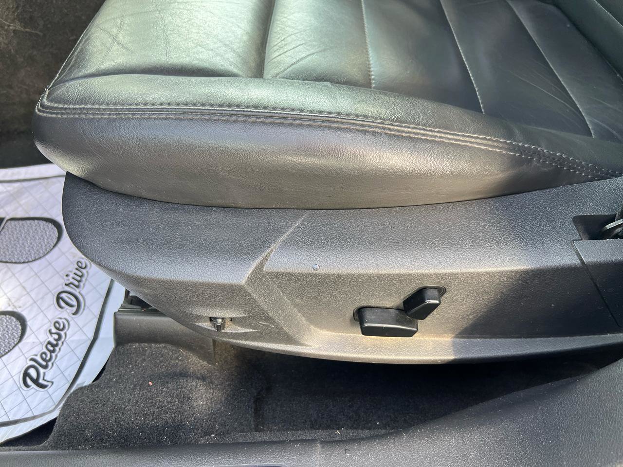 Used 2010 Dodge Charger SXT w/ Leather Interior Group image 15