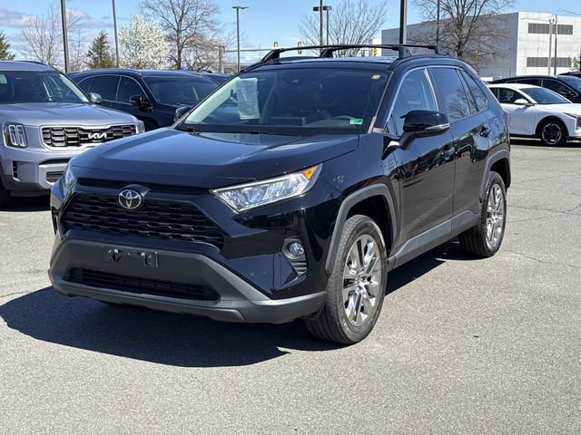 Used 2021 Toyota RAV4 XLE Premium image 5