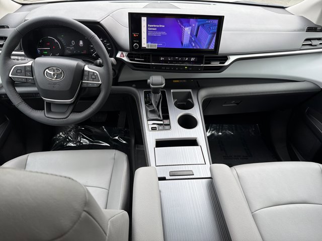 Certified 2025 Toyota Sienna XLE AWD/4WD image 22