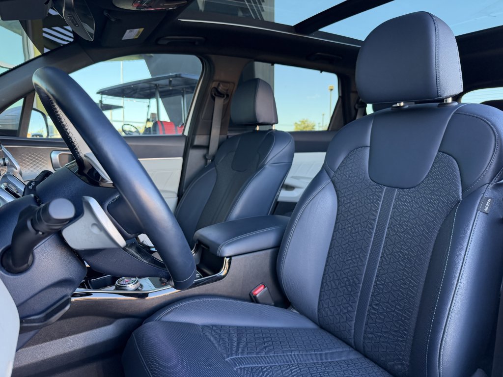 Used 2023 Kia Sorento SX Prestige image 35