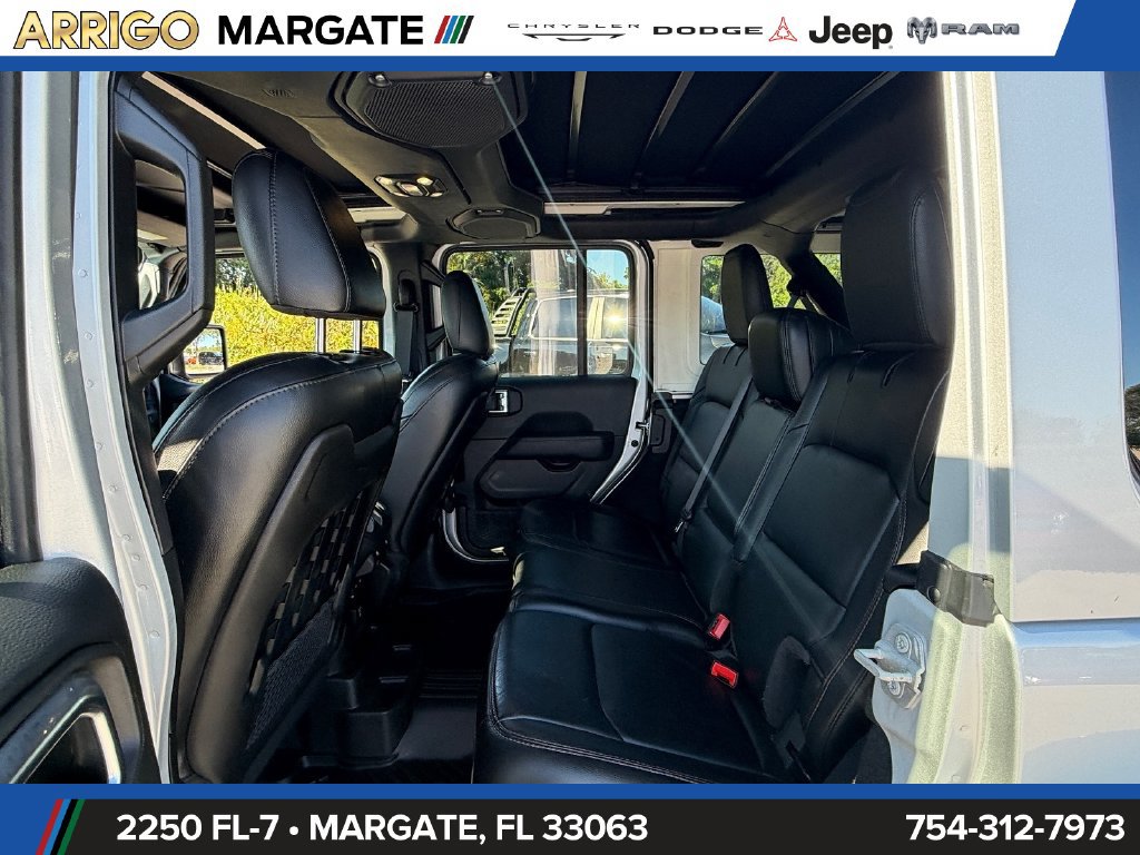 Used 2022 Jeep Wrangler Unlimited Rubicon AWD/4WD image 11