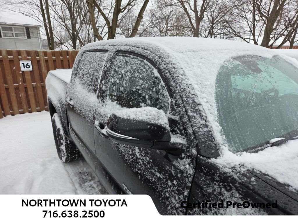 Used 2022 Toyota Tacoma TRD Off-Road image 3