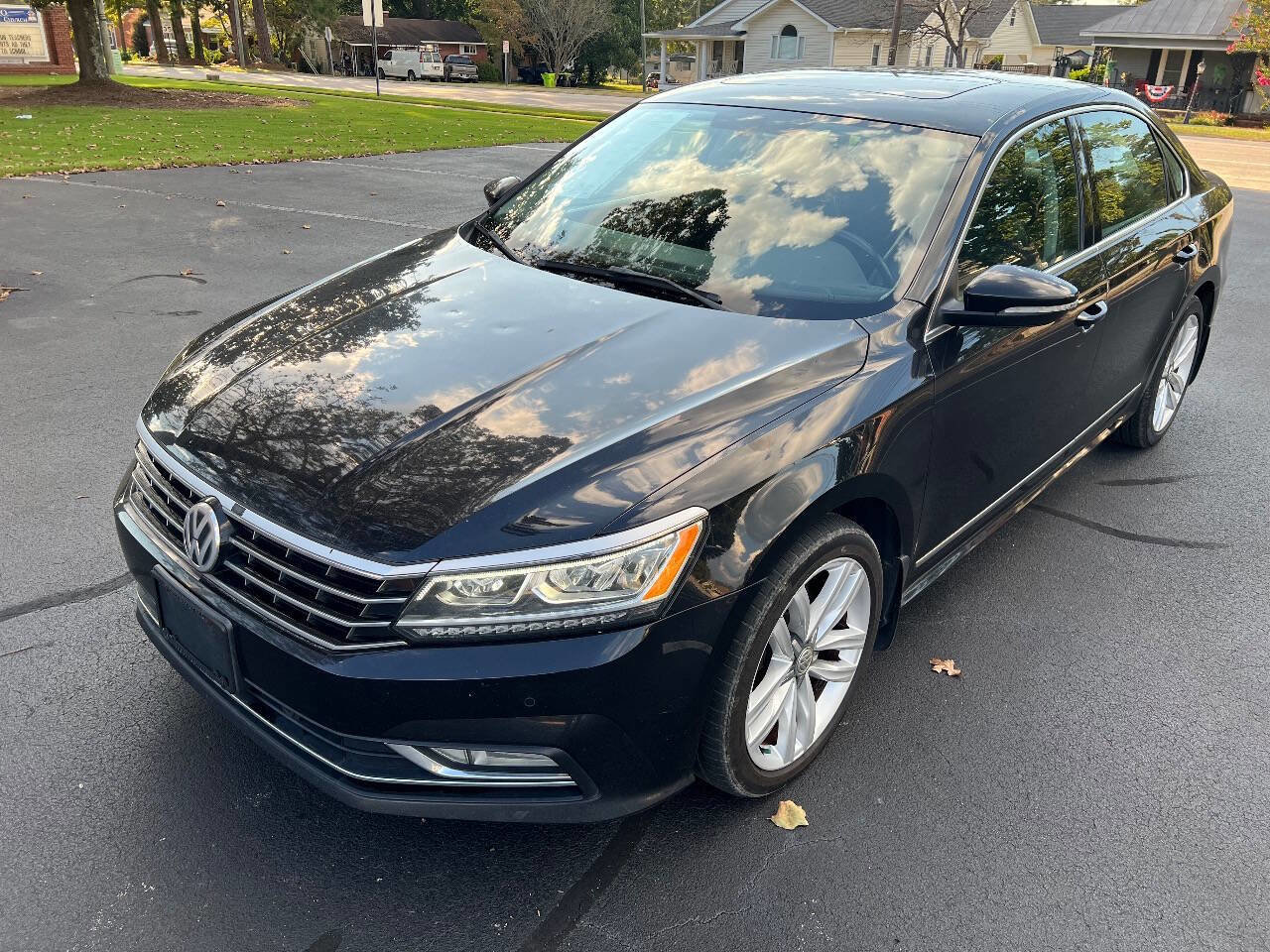 Used 2017 Volkswagen Passat 1.8T SE image 1
