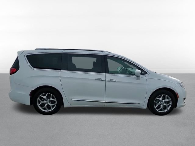 Used 2019 Chrysler Pacifica Touring-L image 4
