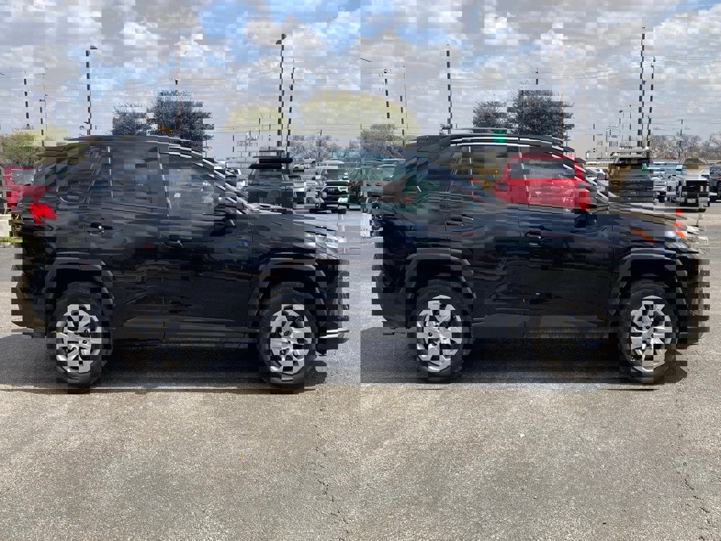 Certified 2025 Toyota RAV4 LE image 4