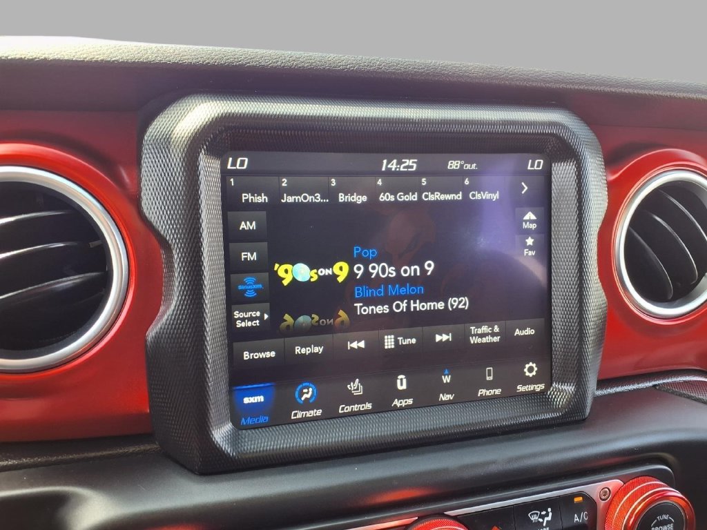 Used 2023 Jeep Gladiator Rubicon w/ Cold Weather Group AWD/4WD image 6