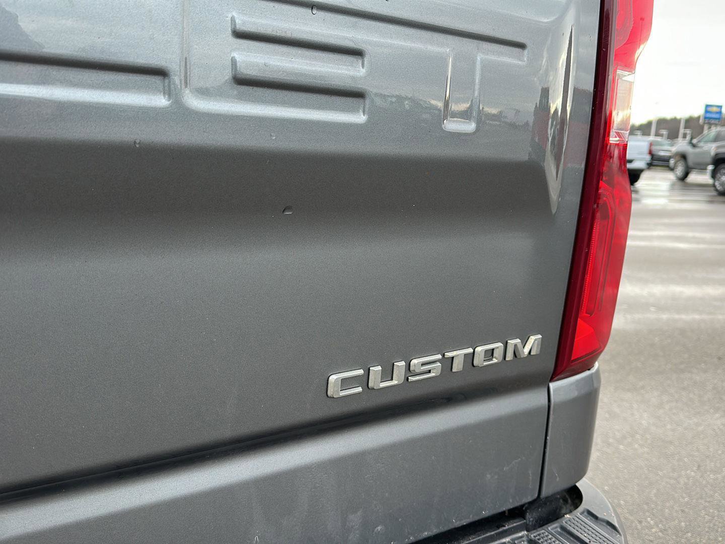 Used 2020 Chevrolet Silverado 1500 Custom w/ Custom Value Package image 6