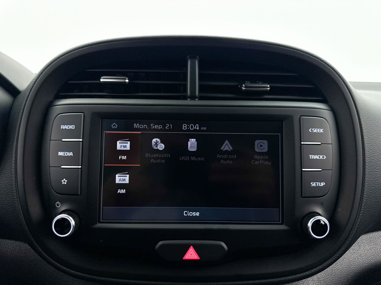 Used 2025 Kia Soul LX w/ LX Technology Package FWD image 22
