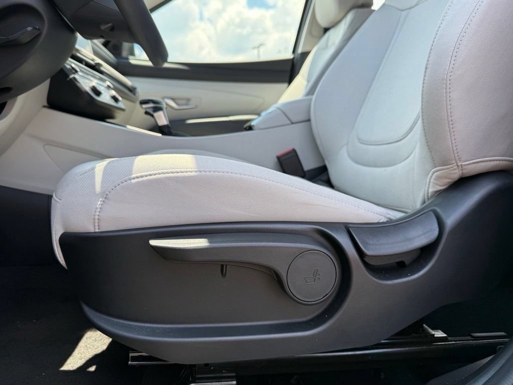 Certified 2025 Hyundai Tucson SE AWD/4WD image 9