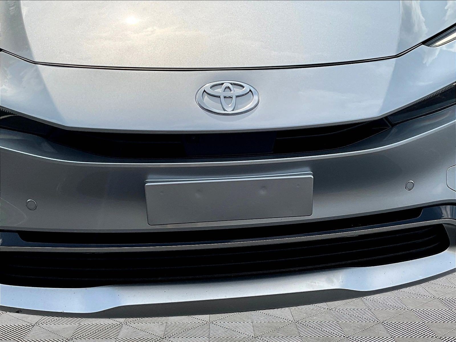 Used 2024 Toyota Prius Prime Premium w/ Advanced Technology Package FWD image 33