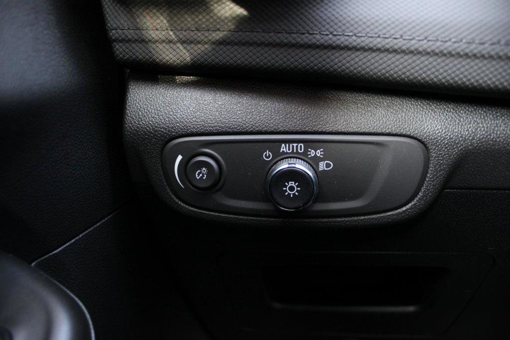 New 2025 Chevrolet TrailBlazer LT w/ Convenience Package image 16