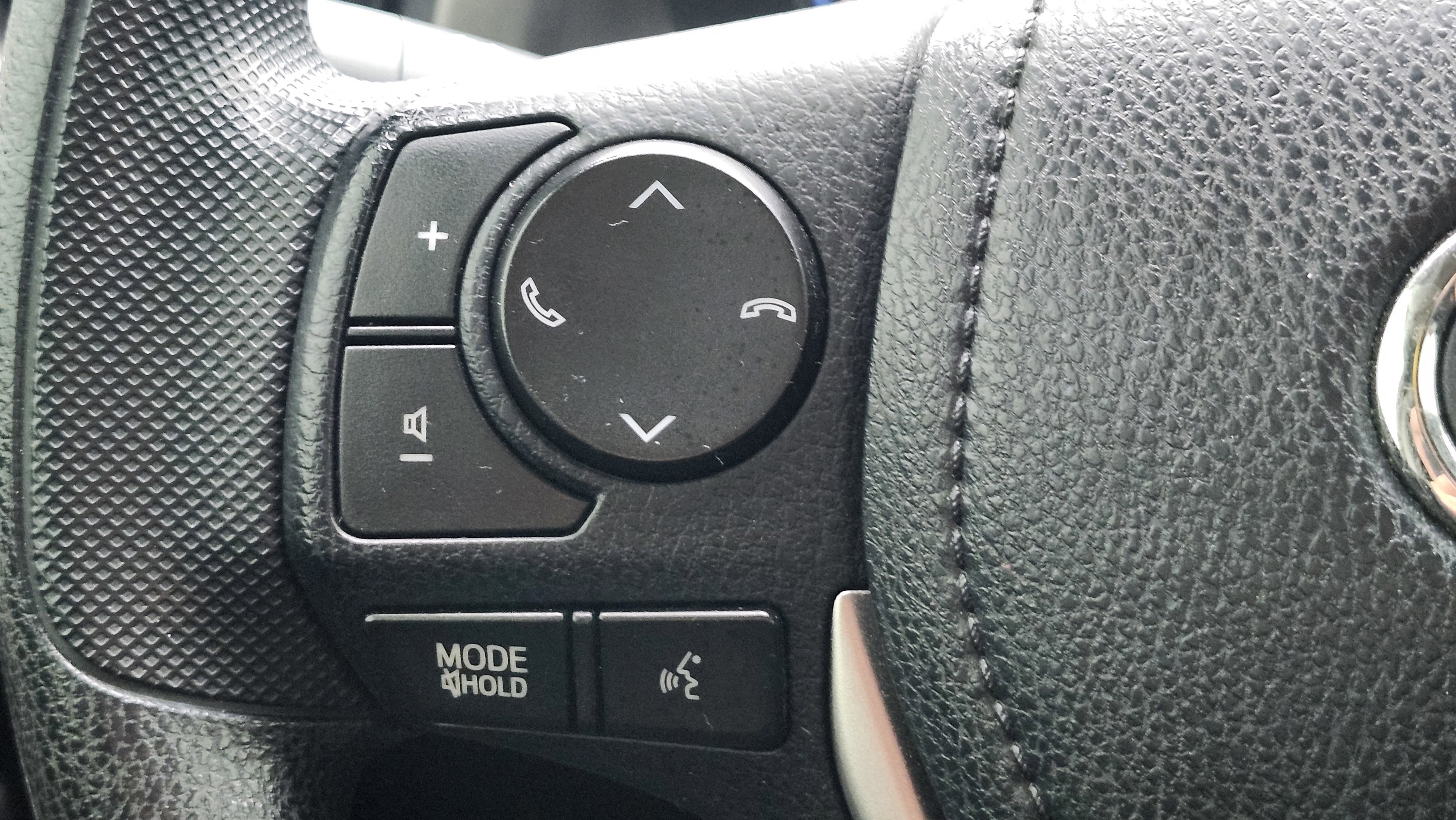 Used 2017 Toyota RAV4 LE image 31