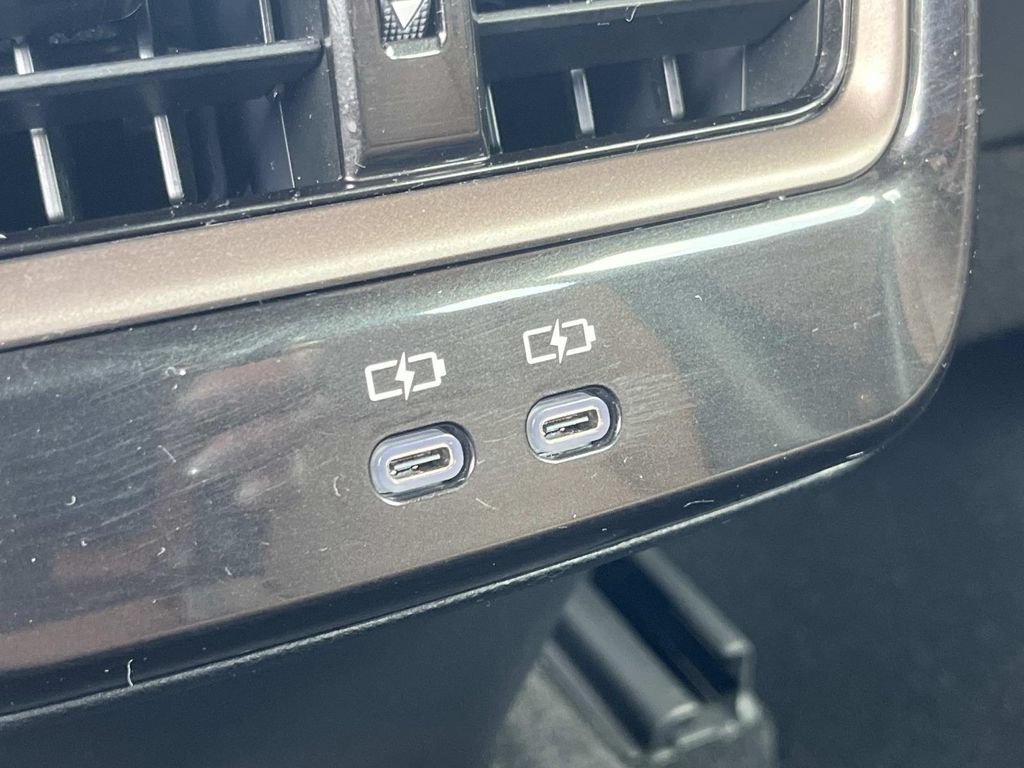 Used 2025 Toyota Crown Signia AWD/4WD image 16