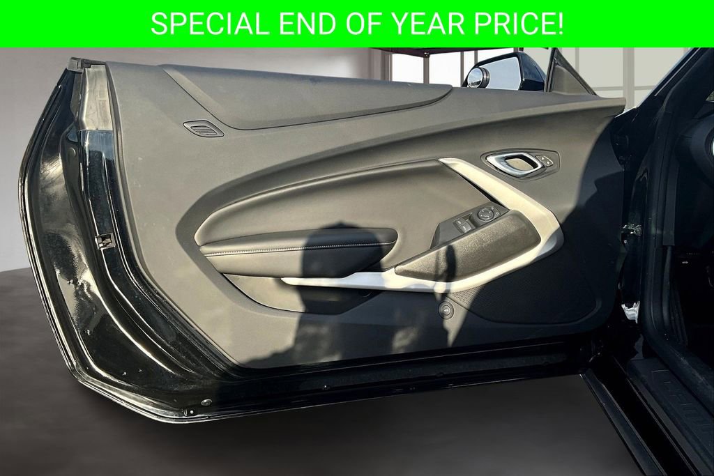 Used 2021 Chevrolet Camaro LT w/ RS Package image 18