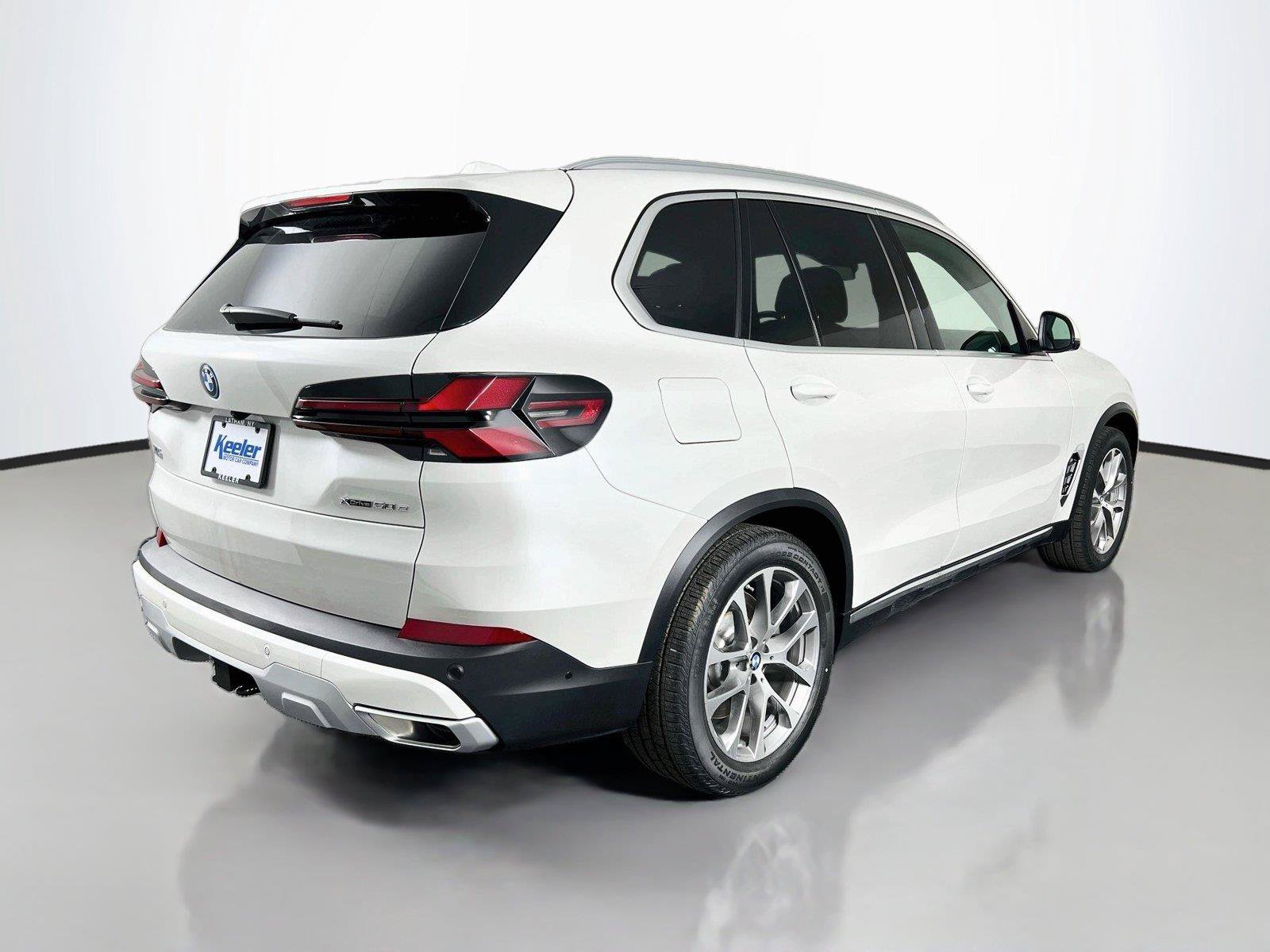 New 2026 BMW X5 xDrive50e w/ Climate Comfort Package AWD/4WD image 6