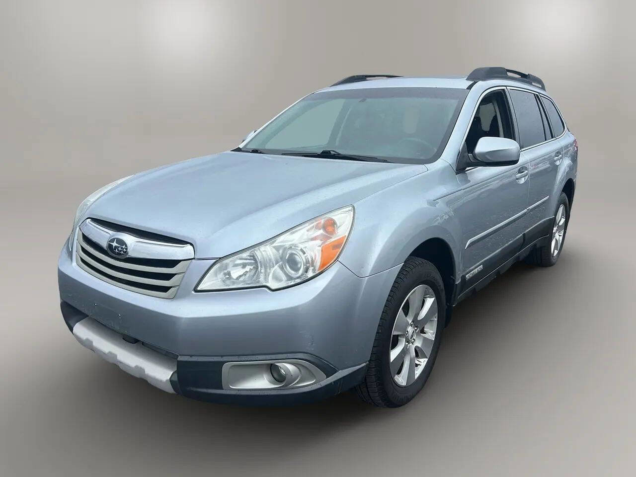 Used 2012 Subaru Outback 3.6R Limited w/ Moonroof Pkg AWD/4WD image 3