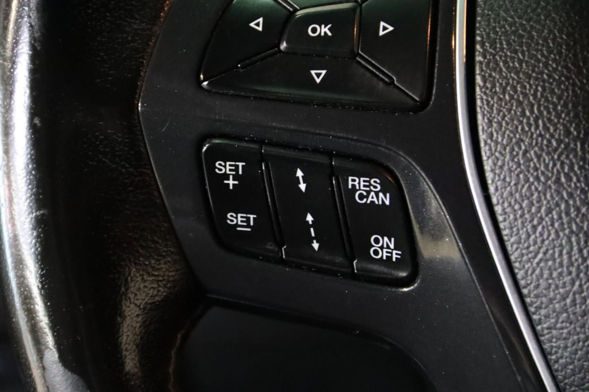 Used 2016 Ford Explorer Platinum AWD/4WD image 23
