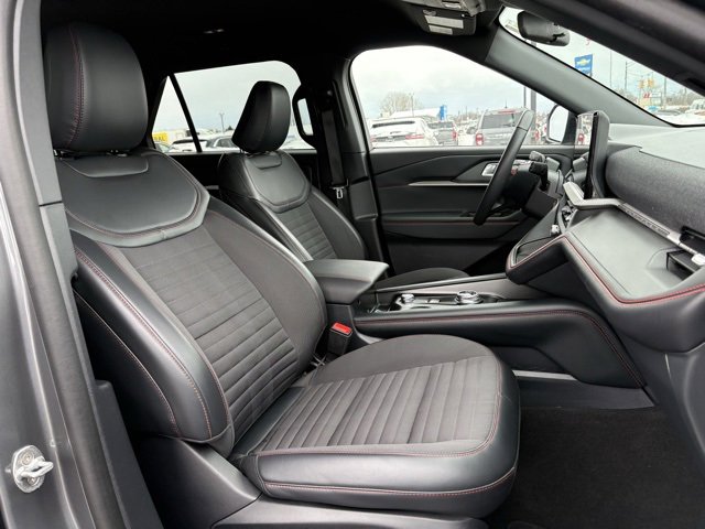 Used 2025 Ford Explorer ST-Line image 9