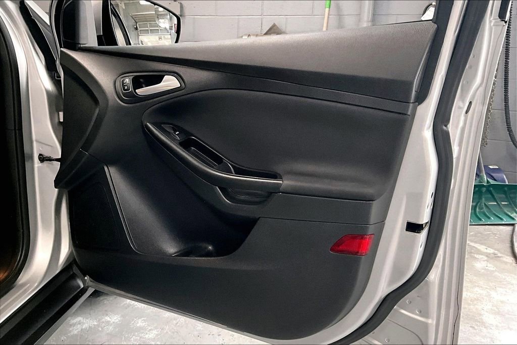 Used 2017 Ford Focus SE image 26