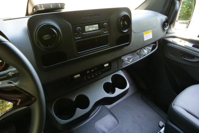 Used 2025 Mercedes-Benz Sprinter 2500 image 9