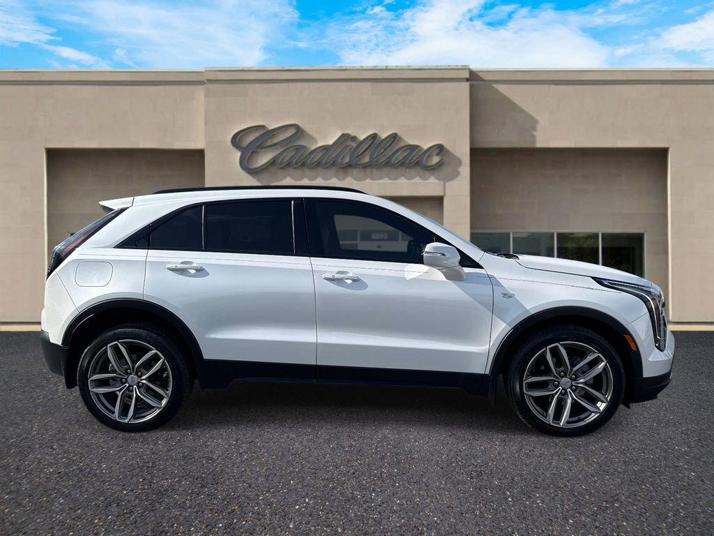 Certified 2023 Cadillac XT4 Sport FWD image 2