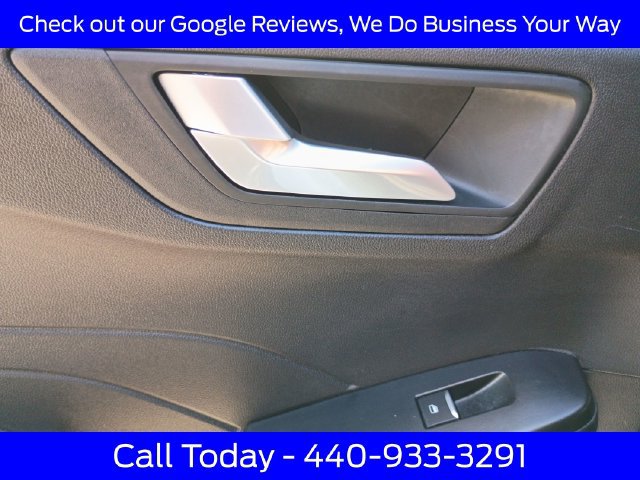 Used 2025 Ford Escape ST-Line Select AWD/4WD image 32