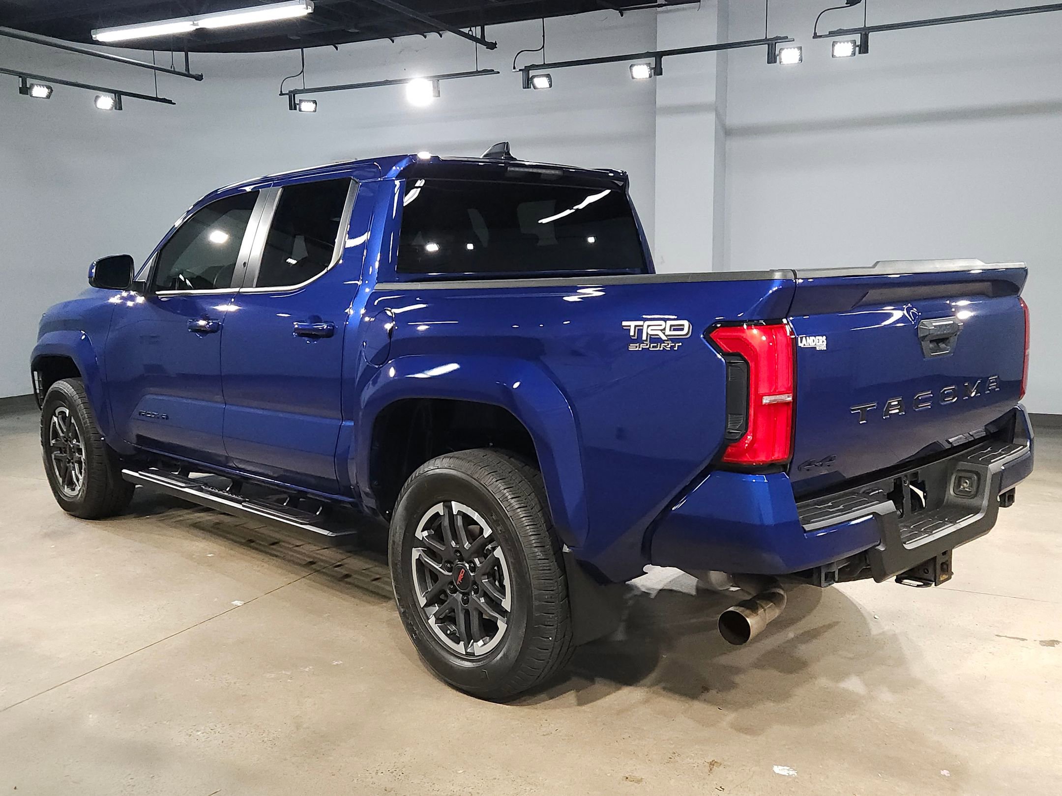 Used 2024 Toyota Tacoma TRD Sport image 5