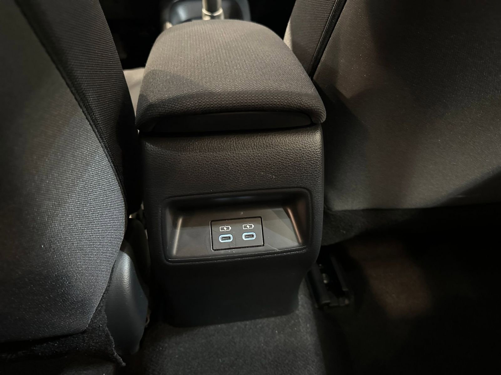 Used 2025 Toyota Corolla LE image 24