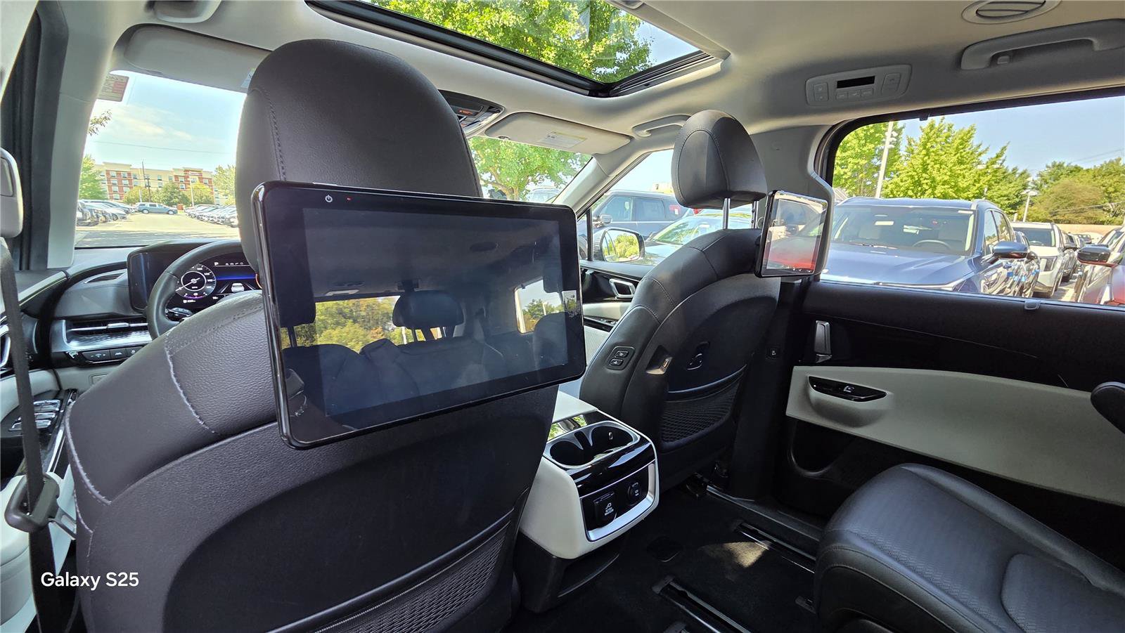 Certified 2024 Kia Carnival SX Prestige FWD image 30