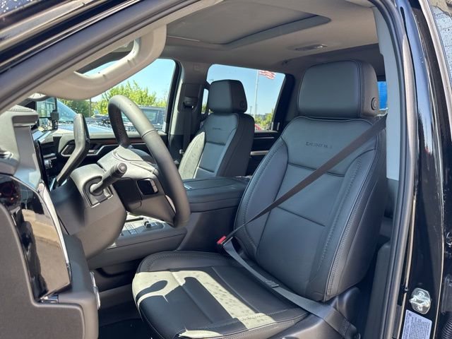 New 2025 GMC Sierra 3500 Denali w/ Denali Reserve Package image 11