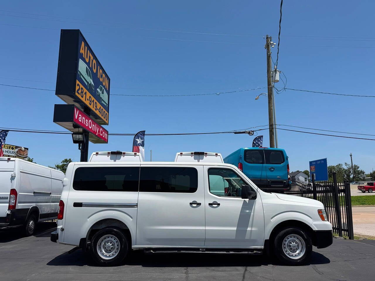 Used 2019 Nissan NV 3500 S RWD image 3