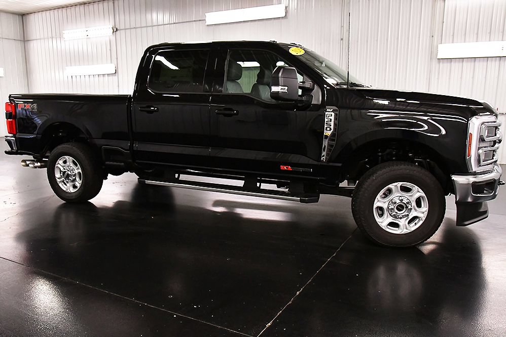 New 2026 Ford F350 XLT w/ XLT Premium Package AWD/4WD image 8