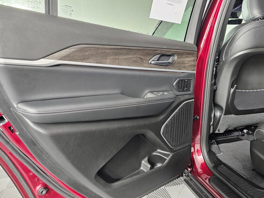 New 2026 Jeep Grand Cherokee L Limited w/ Limited Altitude Package image 32