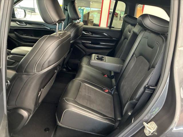 Certified 2024 Jeep Grand Cherokee Altitude AWD/4WD image 14