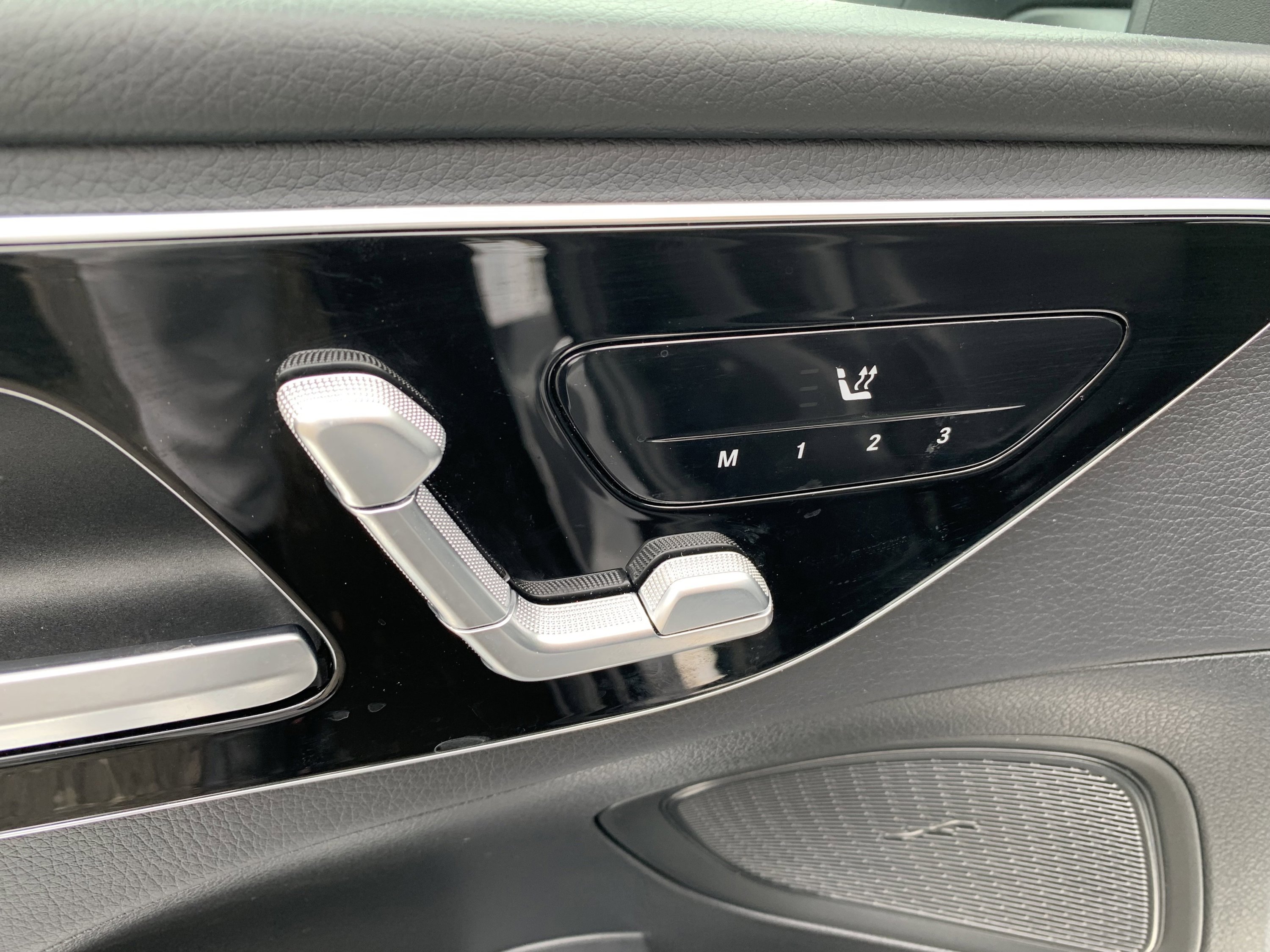 Used 2022 Mercedes-Benz C 300 4MATIC Sedan w/ Exclusive Trim Package image 24