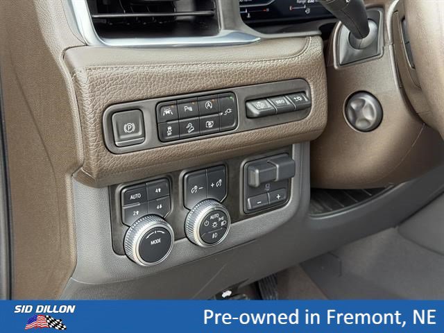 Certified 2022 GMC Yukon XL Denali w/ Denali Premium Package AWD/4WD image 15